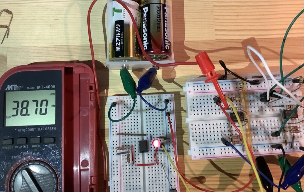 555で発振し波形を観測
