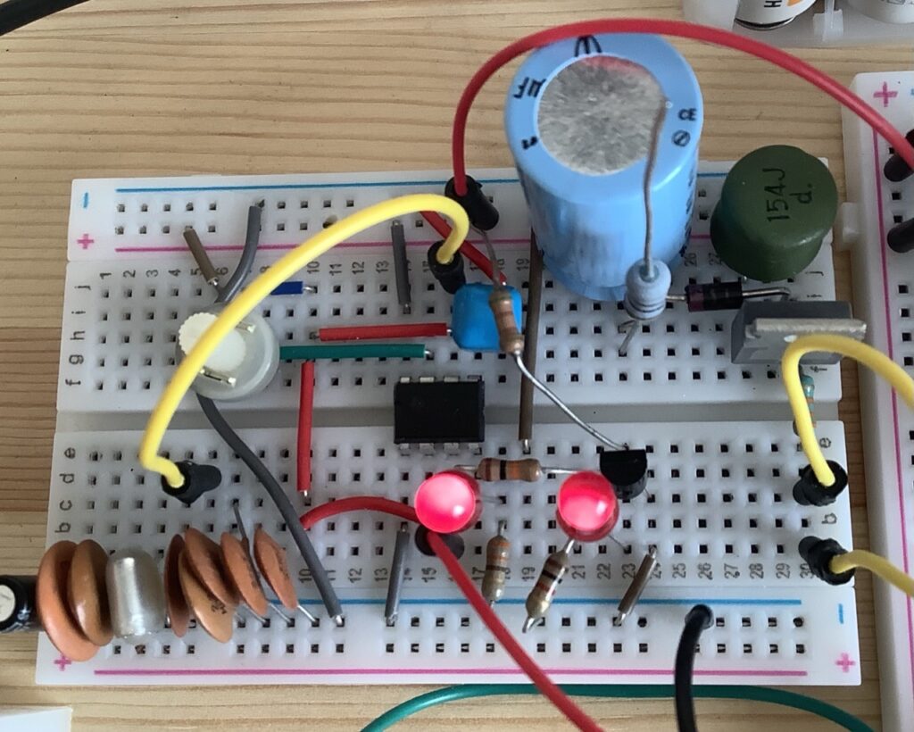 DC-DC変換付NE555発振器